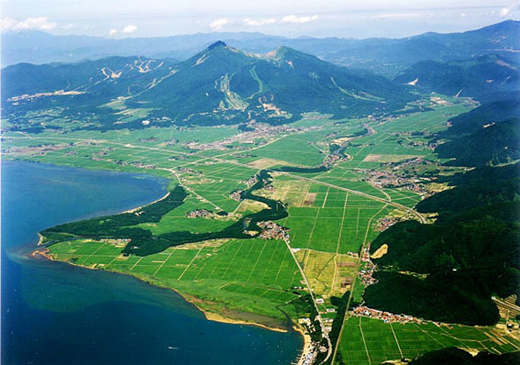 ジオパークカード 磐梯山の崩壊壁と銅沼史跡慧日寺跡雄国沼と湿原植物群落(福島県) 磐梯山ジオパークの魅力 | 磐梯山ジオパーク