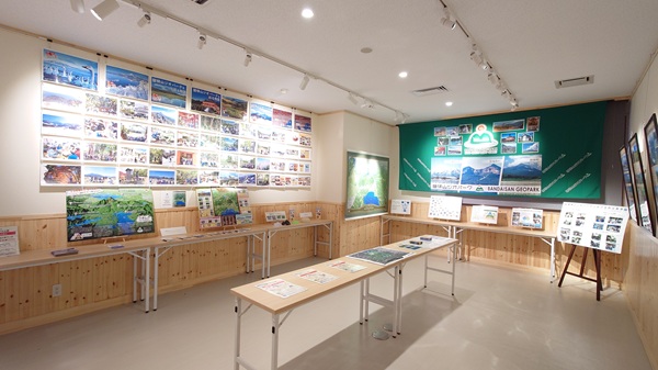 磐梯山ジオパークパネル展1